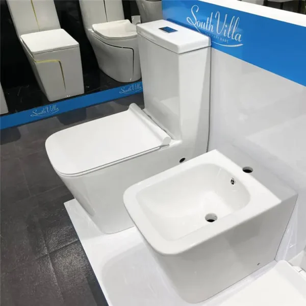 factory-supplied bulk one-piece toilets (4)